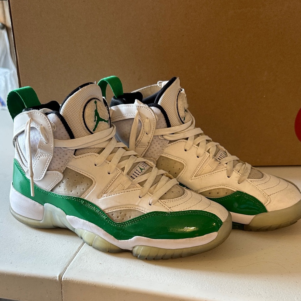 Jordan Athletic Shoes in Green and White